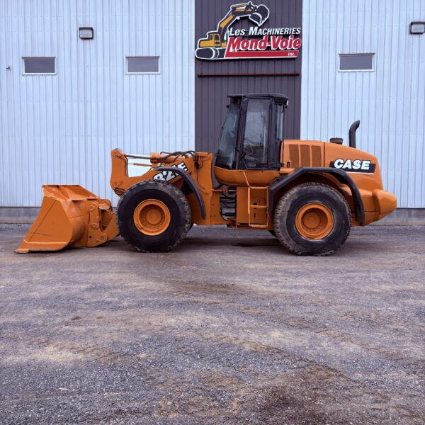 Loader case 821E