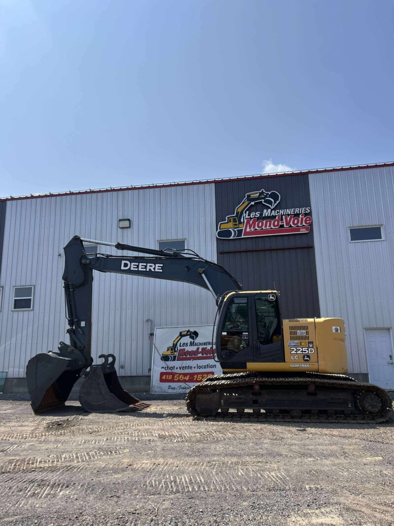 Excavatrice John Deere 225D Lc