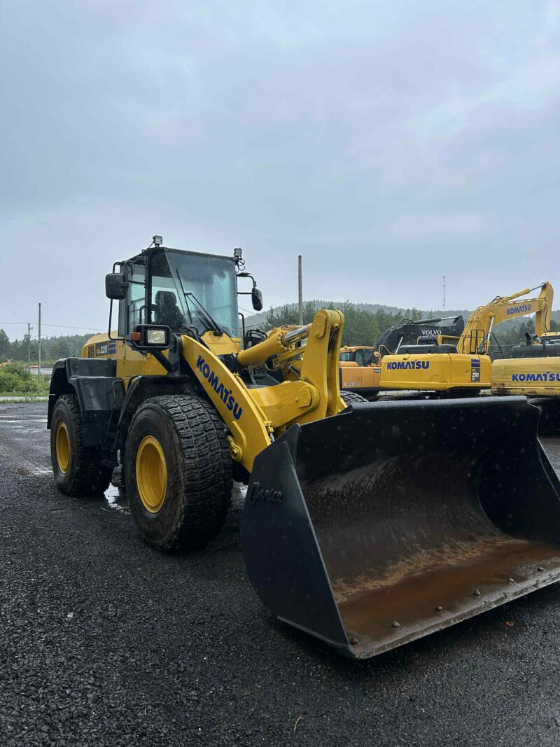 Loader komatsu WA320 – Image 3